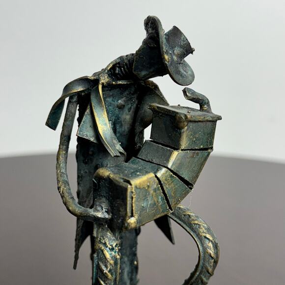 J829 - Vintage M. Grum Brass Figure Playing An Accordian - Picture 8 of 16